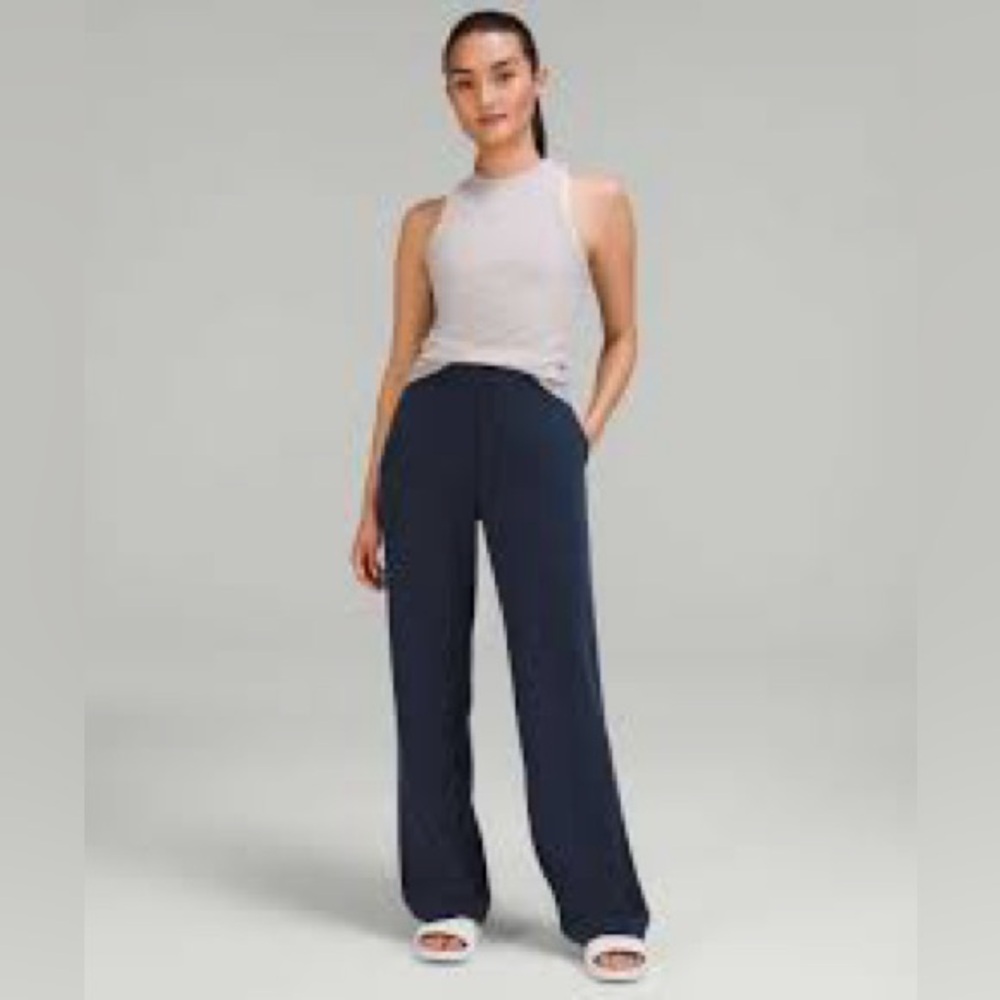 Lululemon Softstreme High-Rise Pant
True Navy Size：0 NWT - Picture 2 of 9